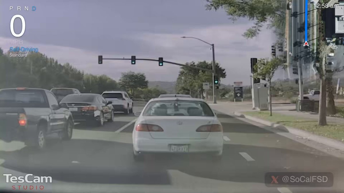 Tesla: “FSD Supervised makes traffic safer for cyclists”